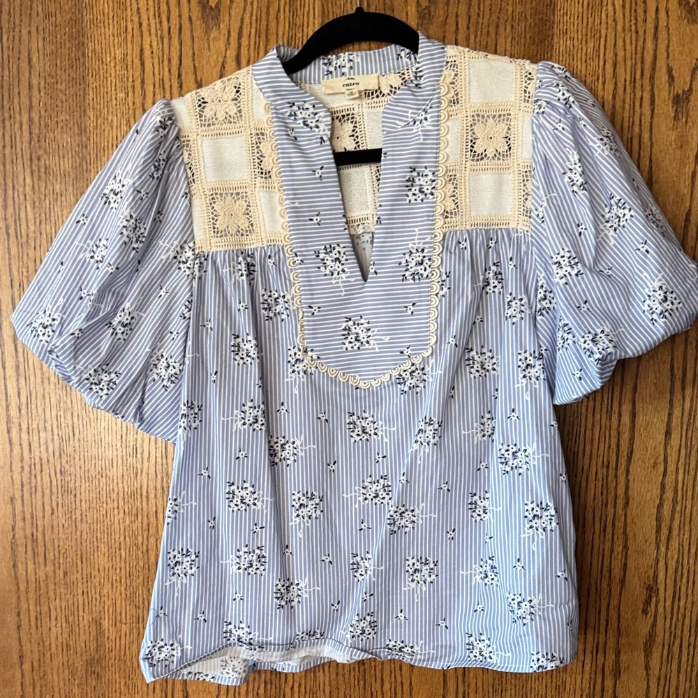 Entro Striped Blue and Cream Embroidered Blouse sz medium
